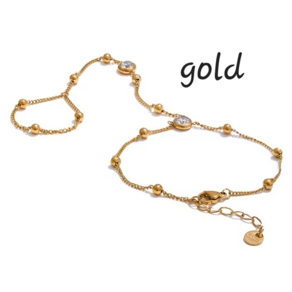 Elegant Gold and Silver Women's Jewelry Set - Picture 6 of 7